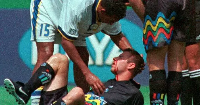 British soccer union wants fewer headers for pros, and none for kids, to protect players' brains