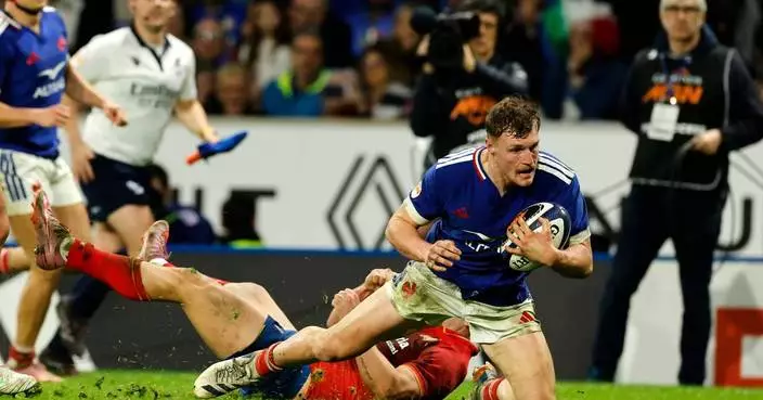 Six Nations favorite France scores 5 tries in 33-8 win against Italy despite some errors