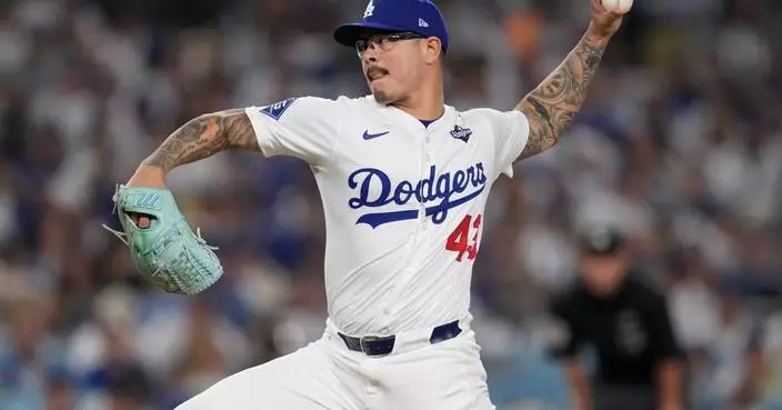 Twins add Liam Hendriks on minor league deal, acquire Anthony Banda from Dodgers for bullpen help