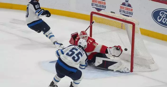 Scheifele's late goal lifts Jets to 2-1 win over Panthers, who drop their 3rd in a row