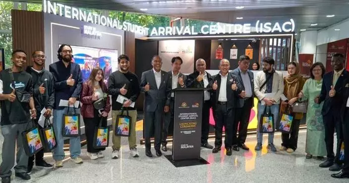 THE LAUNCHING CEREMONY OF THE WORLD'S FIRST INTERNATIONAL STUDENT ARRIVAL CENTRE AT KLIA TERMINAL 1