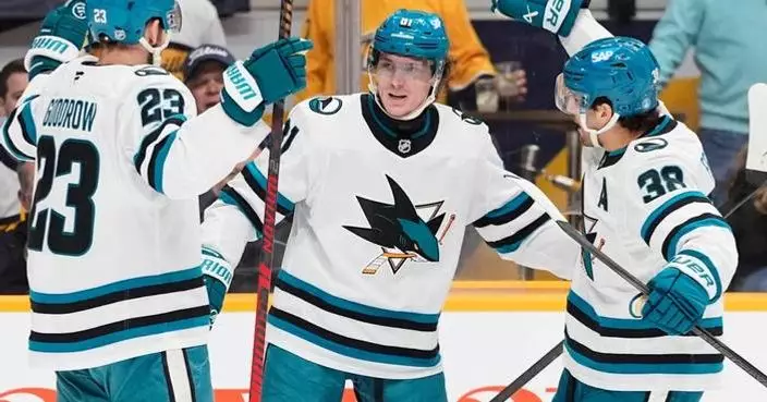 Gaudette’s goal with 21 seconds left helps Sharks win 5-4 to snap Blues’ 3-game win streak