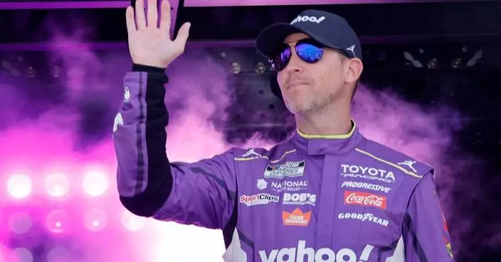 Denny Hamlin qualifies first at Martinsville, moves into tie for 10th in NASCAR poles