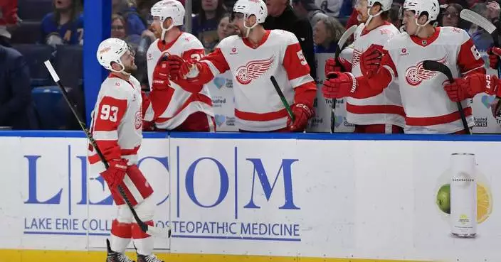 Alex DeBrincat sparks 3-goal 1st-period surge in Red Wings 5-2 win over Sabres