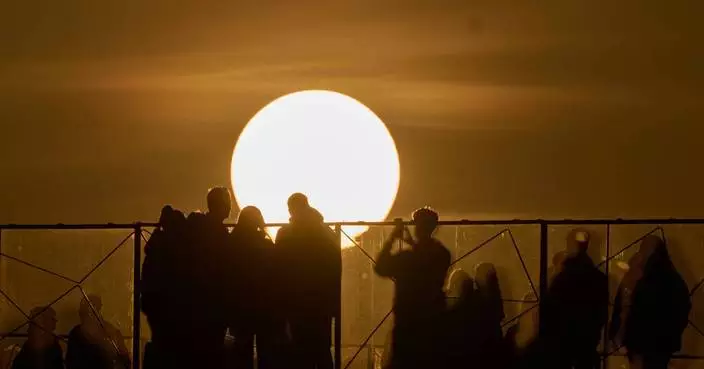 Moscow businesses struggle as Russia restricts cellphone internet services