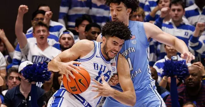 Boozer, No. 1 Duke take over after halftime to beat 17th-ranked rival North Carolina 76-61