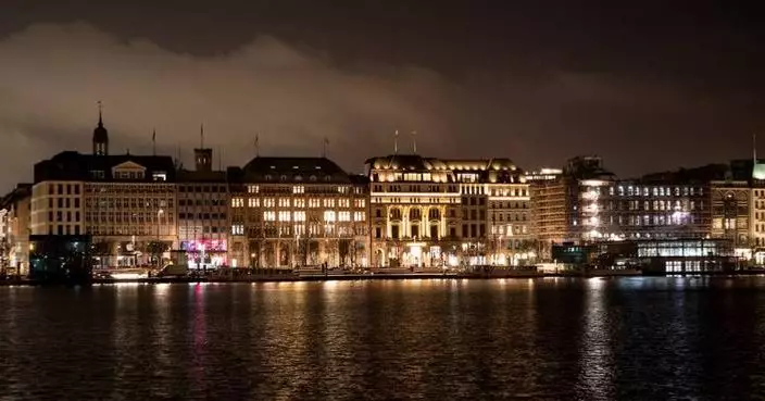 Wolf bites woman in a shopping area in Germany’s 2nd-biggest city