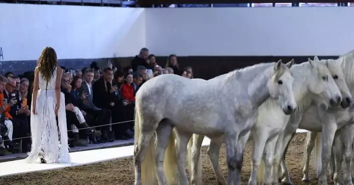 Stella McCartney lets horses steal the show — and makes her point in Paris without saying a word