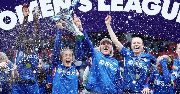 Chelsea beats Man United 2-0 to retain Women’s League Cup