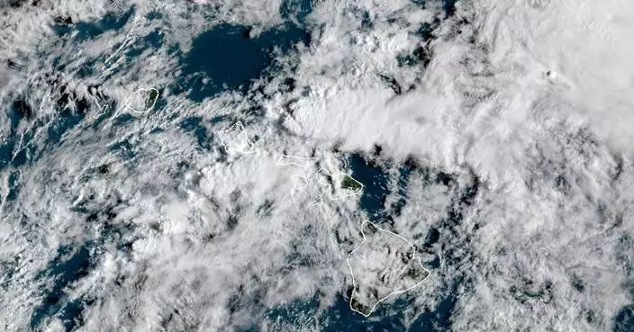 Over 4,000 told to evacuate flooding in Hawaii as officials warn 120-year-old dam could fail