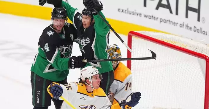 Robertson’s overtime goal caps Stars’ 3-2 comeback over Predators for 8th straight win