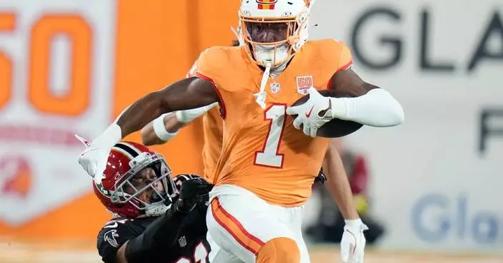 Running back Rachaad White leaves the Buccaneers to sign with the Commanders