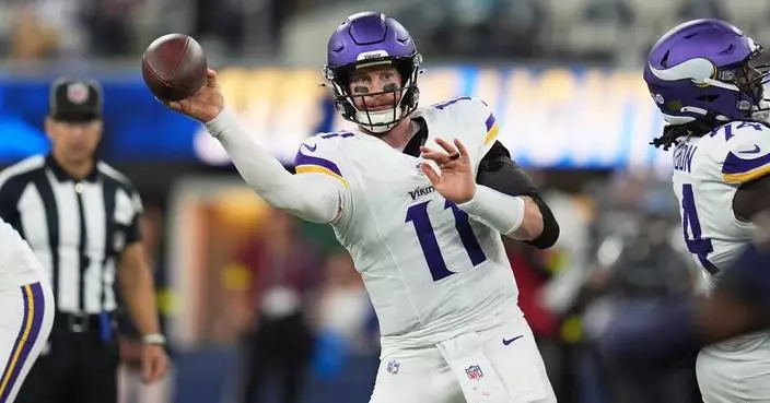 Vikings bring back veteran Carson Wentz for more quarterback depth behind Murray and McCarthy