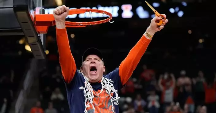 Illinois powers its way to its first Final Four in 21 years, beating Iowa 71-59