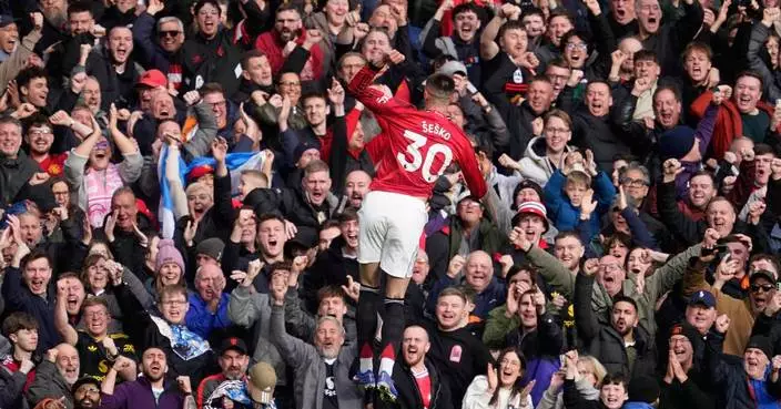 Man United flying high after 2-1 win against Crystal Palace. Arsenal hosts Chelsea