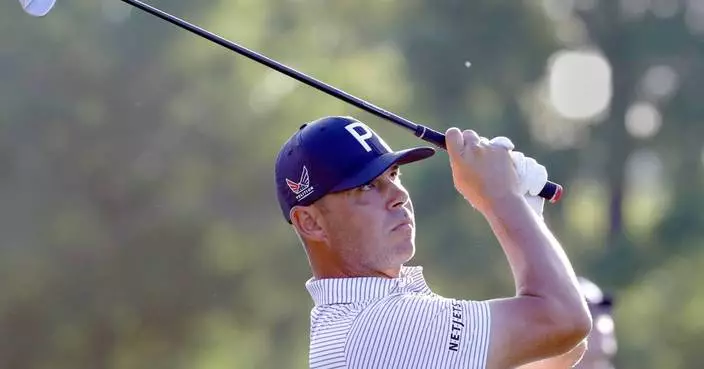 Gary Woodland surges to a 3-shot lead at the Houston Open, shortly after revealing PTSD diagnosis