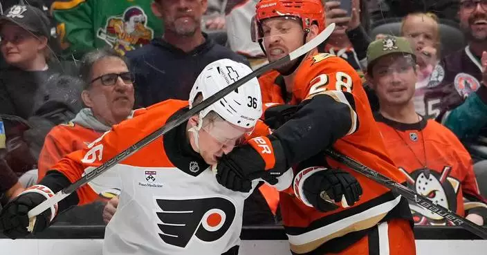 Noah Cates scores on an OT deflection to lift the Flyers past the Ducks, 3-2