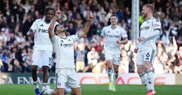 Mexico star Raúl Jiménez in tears after scoring first goal since death of his father