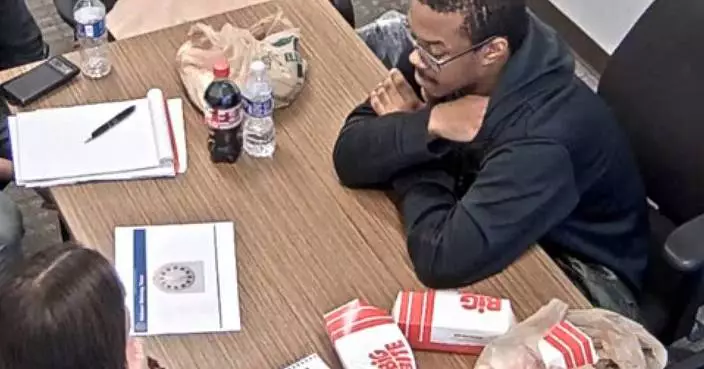 Man charged with planting pipe bombs before the Jan. 6 riot argues Trump's mass pardons apply to him