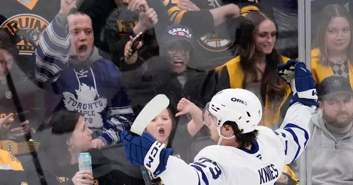 Knies scores 2 goals and Maple Leafs snap 3-game skid with 4-2 win at Bruins