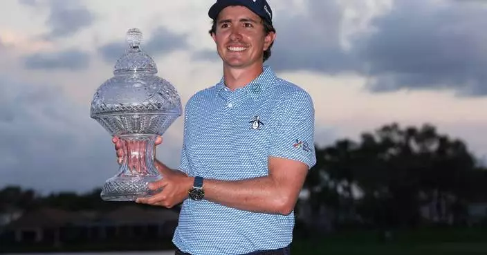 Echavarria takes advantage of Lowry’s meltdown on PGA Tour, Green wins LPGA event in Singapore