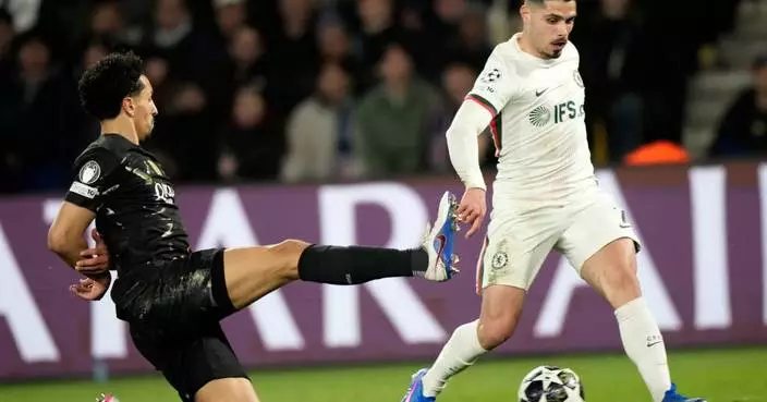 Chelsea's Pedro Neto apologizes for shoving ball boy during Champions League loss at PSG