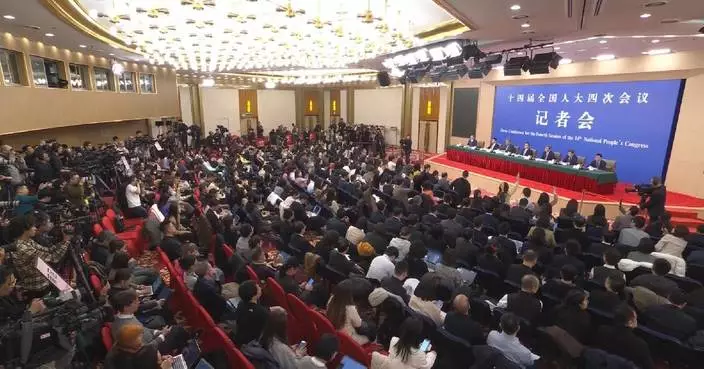 China has no need or intention to seek trade advantages via currency devaluation: central bank governor