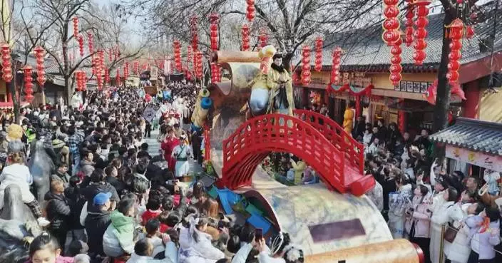 Tourists flock to Henan’s ancient-themed park as holiday crowds soar