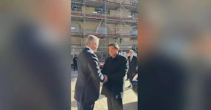 China, U.S. start economic, trade talks in Paris