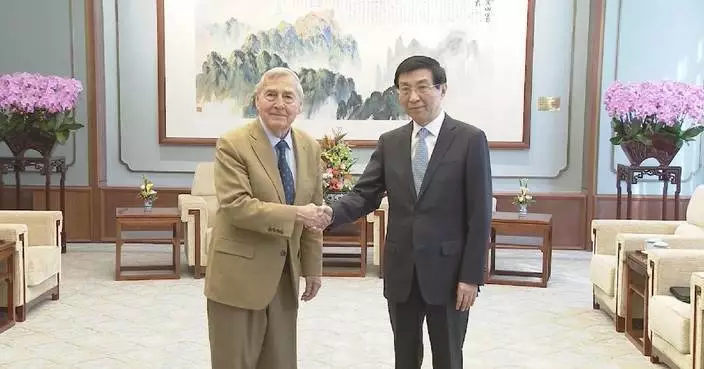 China’s top political advisor meets Harvard professor