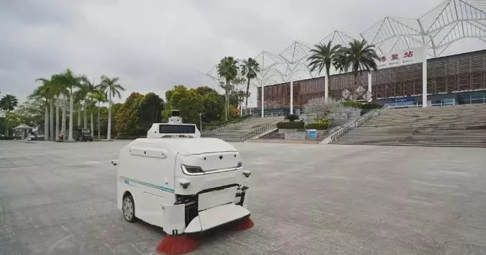 Robots, AI facilitate guest services at Boao Forum venue