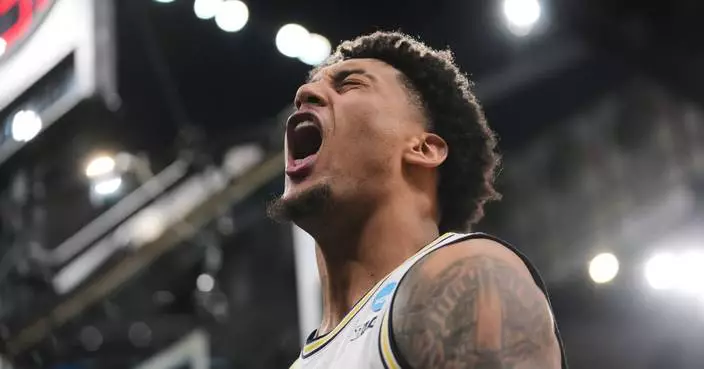 Yaxel Lendeborg and deep, unselfish Michigan roll into the Final Four, beating Tennessee 95-62