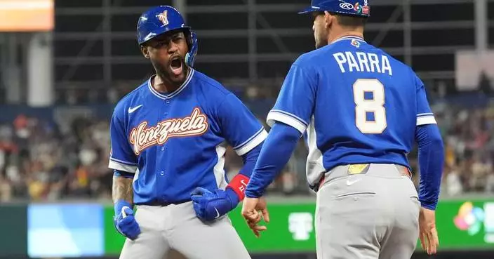 Venezuela rallies past Italy 4-2 with 3-run 7th and will face US for World Baseball Classic title