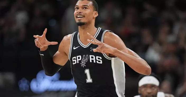 Wembanyama has 38 points and 16 rebounds in the Spurs' 121-106 win over the Pistons