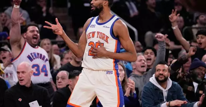Knicks snap the Spurs' 11-game winning streak with a 114-89 victory