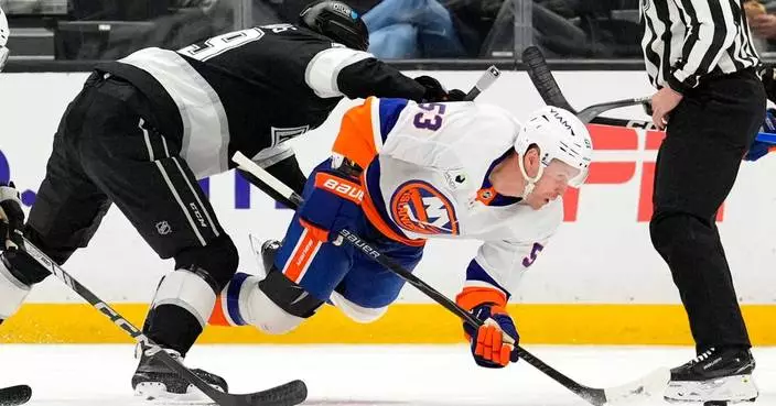 Bo Horvat scores an incredible goal for Islanders off a faceoff taken with a second left in period