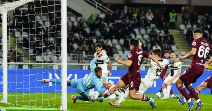 Parma scores two own goals in two minutes and falls at Torino