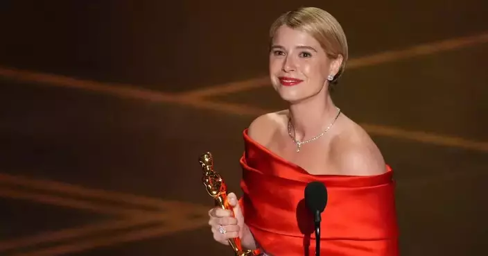 Jessie Buckley wins the best actress Oscar for tear-jerking ‘Hamnet’ performance