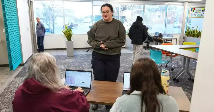 TSA officers describe tears, tough choices and dwindling savings from working without pay