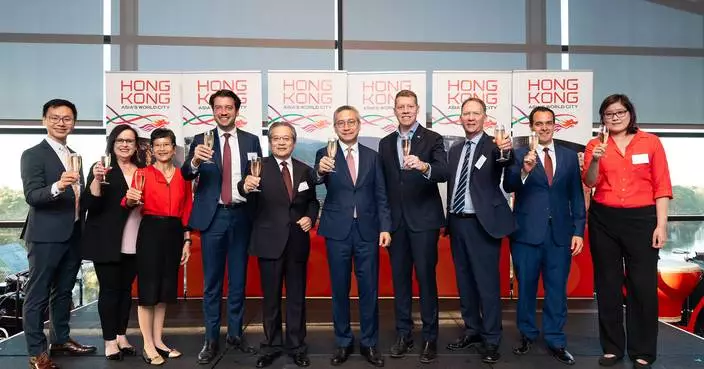 Hong Kong Celebrates Chinese New Year in Adelaide, Showcasing Artistic Talent and Strengthening Trade Ties.