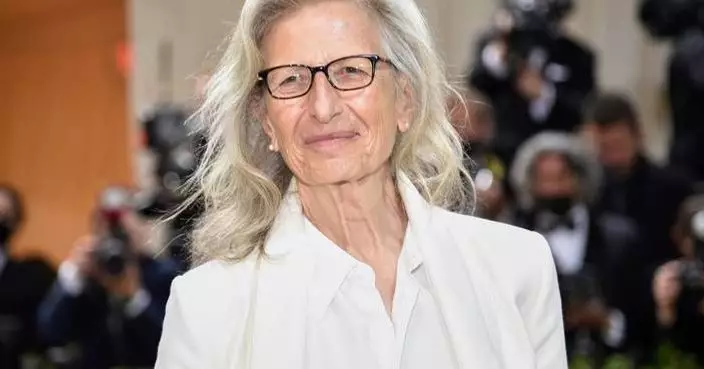 US soccer team must be en vogue: Annie Leibovitz was at training