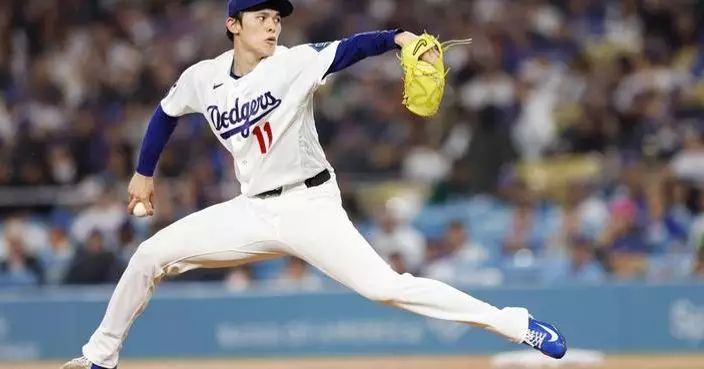 A nervous Roki Sasaki steadies himself in Dodgers season debut after a shaky spring