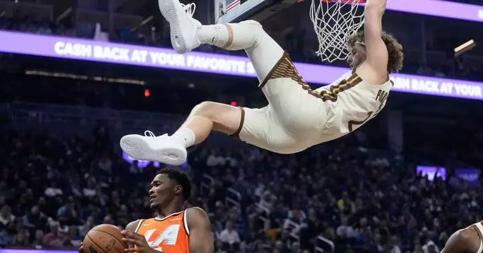 Kawhi Leonard scores 23 points and Clippers rally from 17-point deficit to beat Warriors 114-101