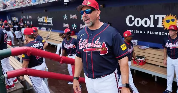 Walt Weiss savors a special debut as Braves manager in a 6-0 win over the Royals
