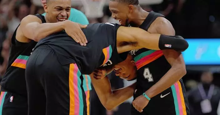 Victor Wembanyama and the Spurs rally from 25 points down to beat the Clippers 117-112