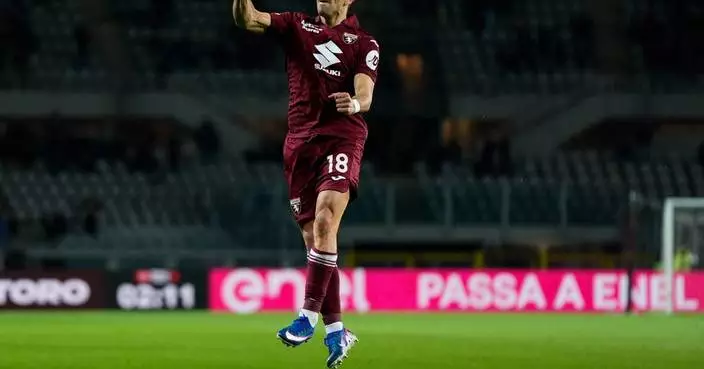 Parma scores two own goals in two minutes and falls at Torino