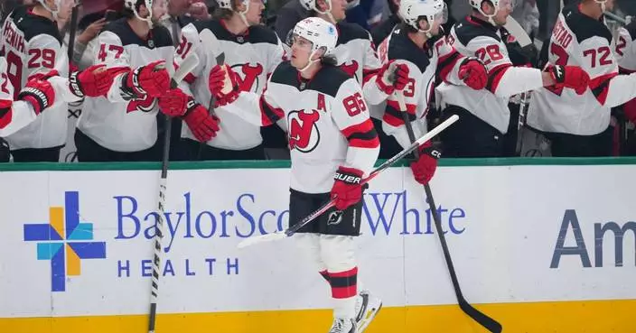 Jack Hughes scores twice in a 4-goal 1st for Devils as Stars lose 2nd straight in regulation