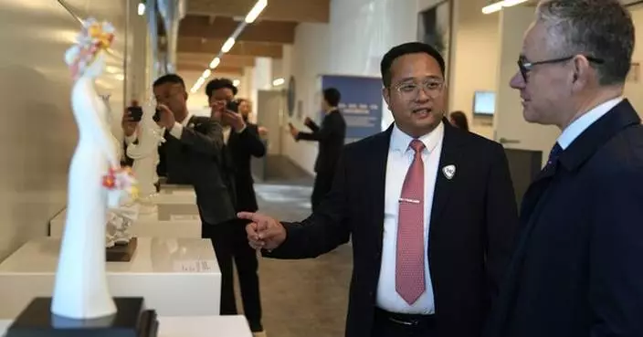 Xinhua Silk Road: Chinese county stages white porcelain exhibition in Geneva