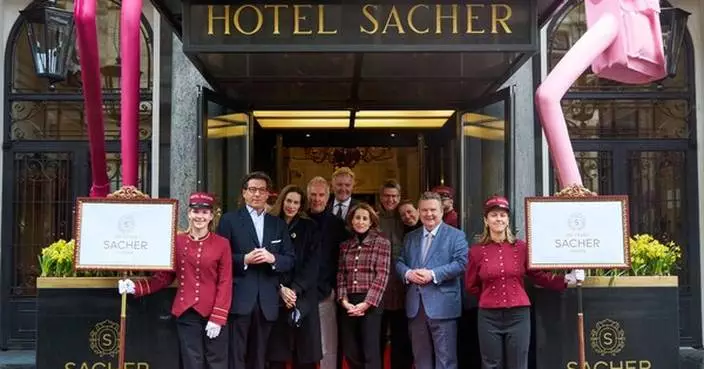 Hotel Sacher Vienna celebrates its 150th anniversary - with sculptures by Erwin Wurm