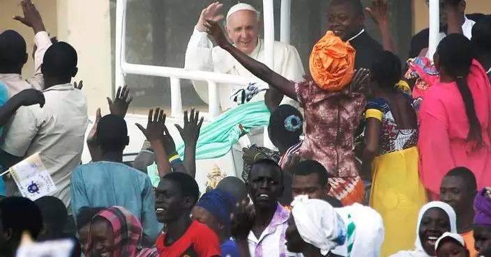 Pope Leo pays tribute to Pope Francis on the anniversary of his death